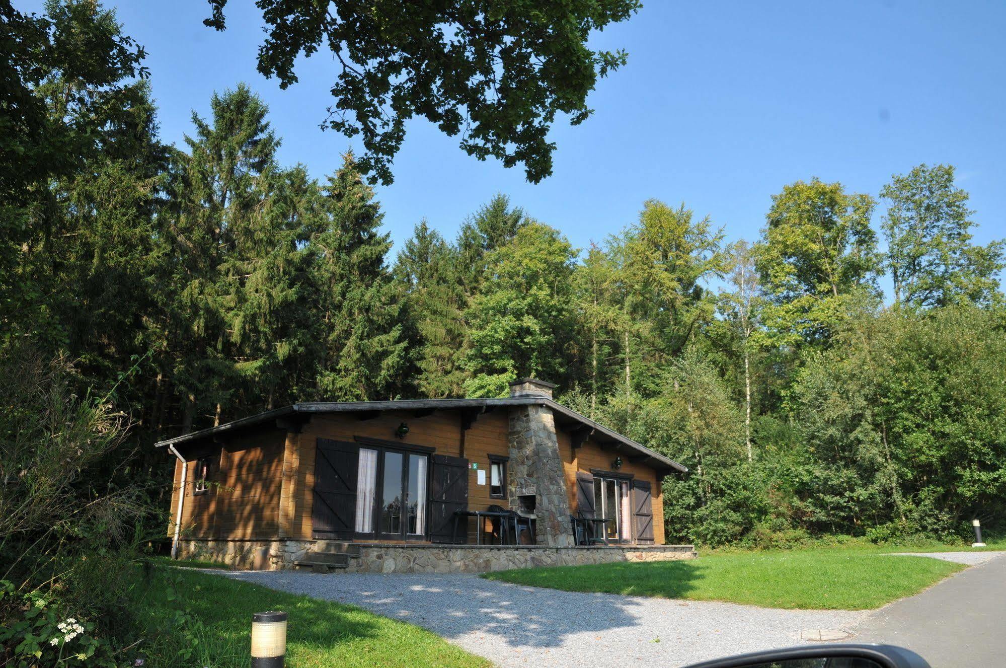 Village De Vacances De Vencimont Vonêche Exterior foto